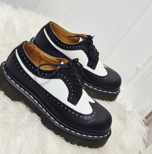Dr. Martens 3989 Bex Smooth Leather Brogue Shoes in Black Size L6 M5 NWOT main image 8